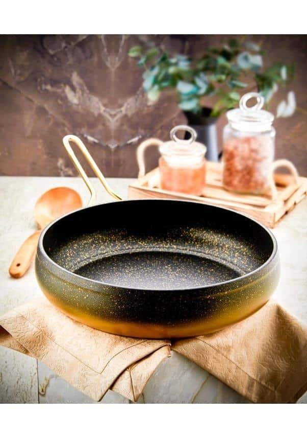 مقلاة جرانيت بمقبض ذهبي 26 سم ozlife